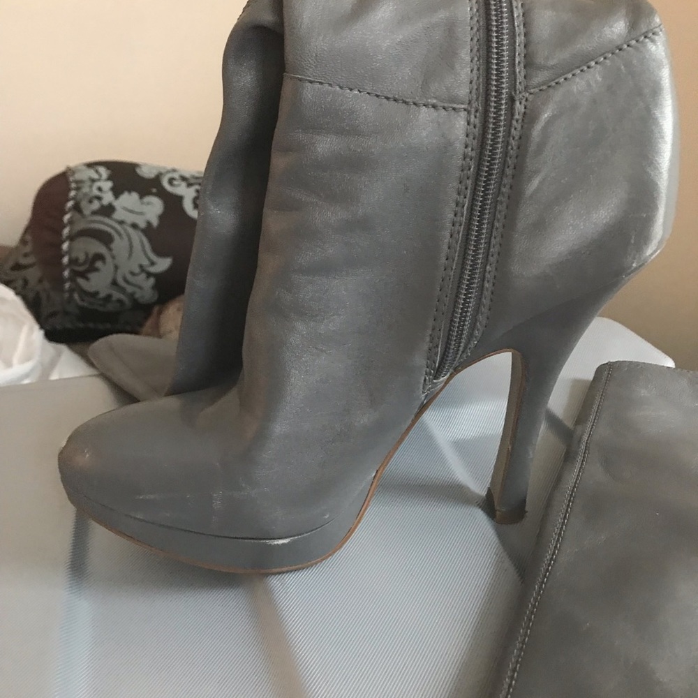 Boots - Picture 4 of 4
